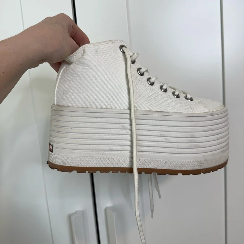 Steve Madden Platform Lace Up Festival Sneaker - Picture 3 of 6